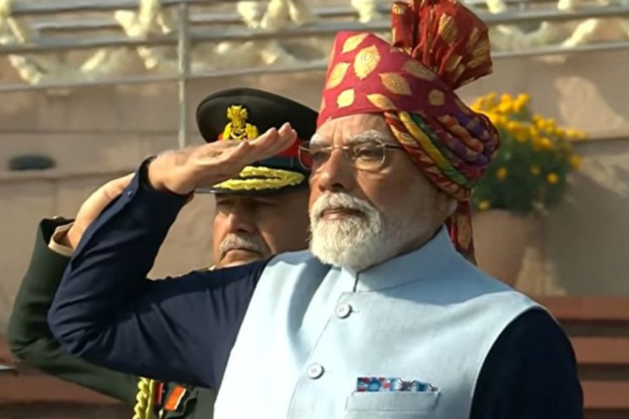 Prime Minister Narendra Modi wearing a Rajasthani style turban at the Red Fort