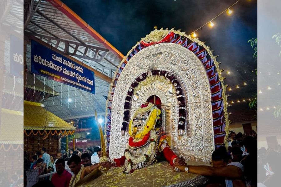 Manchi Mada Shri Arasu Kuriyadidar Muvar Daivangala Nemotsav