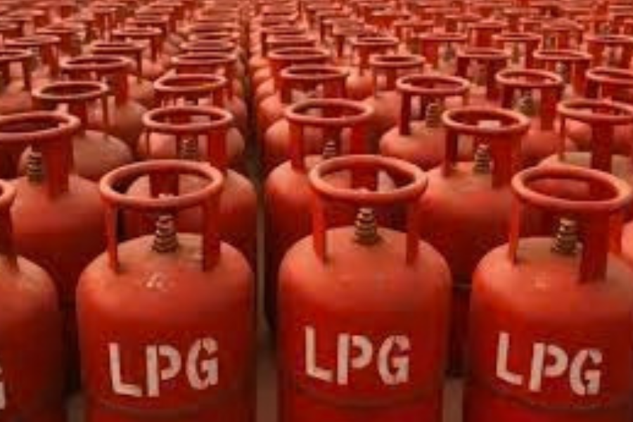 mangaluru-lpg-crisis-hotels-wedding-halls-hit-coastal-karnataka-kannada