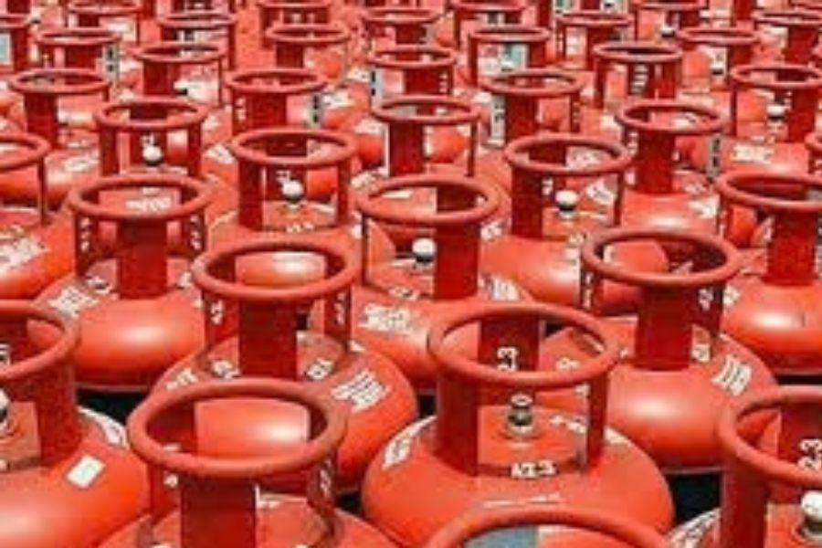 Latest news esma-implemented-for-gas-supply-india-lpg-cng-priority