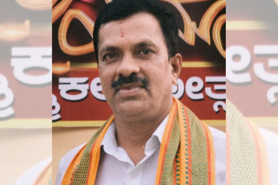 montimaru durgaparameshwari temple new administration committee Gangadhar Shendrekar Veerakambha