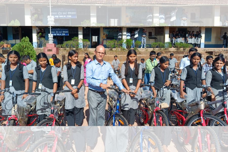 bantwal koyila school bicycle distribution for students